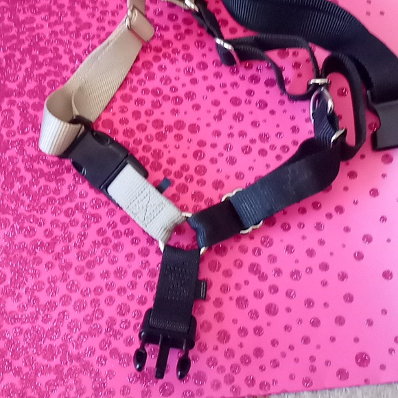Dog harness size large - Picture 2 of 4